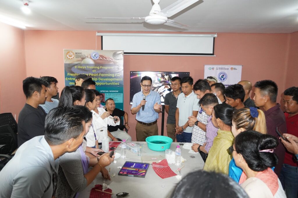 CRAFTING NEW HORIZONS: Entrepreneurship in Freshwater Pearl Farming